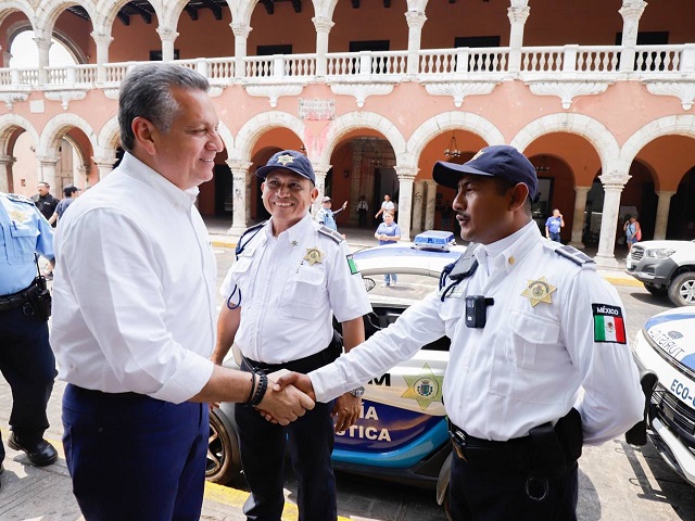 El Ayuntamiento destaca labor de la Policía Turística en período vacacional