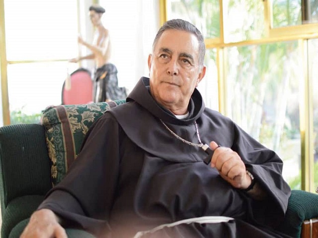 Obispo de Chilpancingo entró voluntariamente a un motel con un hombre: Seguridad Pública