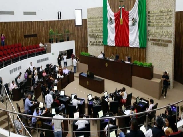 Proponen sanciones por pintas partidistas y pensión prenatal en el Congreso de Yucatán