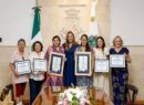 Entrega Cecilia Patrón nombramientos a las primeras mujeres cronistas de Mérida
