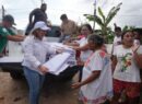 Morena entrega ¡lonas! como apoyo en colonias de Mérida