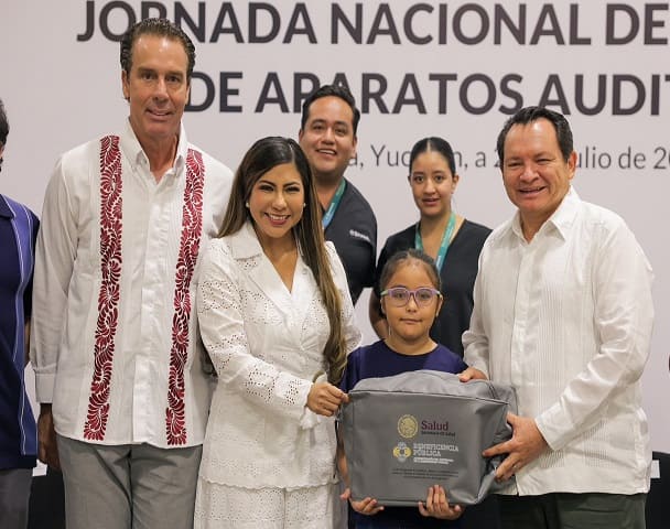 El bienestar es autonomía: Renacimiento Maya entrega apoyos auditivos