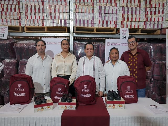 Con inversión de casi 184 mdp, Renacimiento Maya respalda el regreso a clases de las familias yucatecas