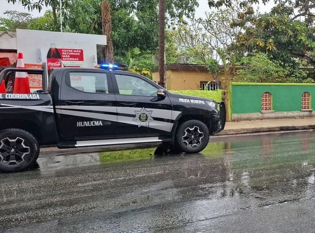 Separan e investigan a comandante municipal de Hunucmá por presunto narcomenudeo