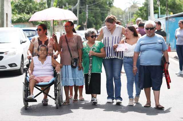 Da mantenimiento Cecilia Patrón a la red pluvial con megaoperativo en Salvador Alvarado Sur