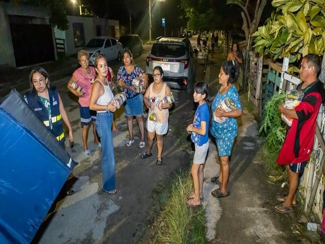 Ayuntamiento de Mérida atiende a familias afectadas por incendio en asentamiento del sur de la ciudad