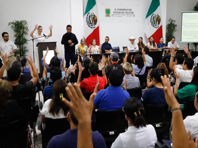 Congreso de puertas abiertas escucha en Mérida las voces de las personas con discapacidad