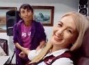 “Día de arduo trabajo”: aspirante de Morena desata críticas por presumir masaje en oficina