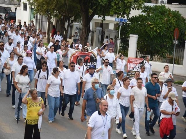 “¡No te vayas a enfermar!”: trabajadores del IMSS vuelven a las calles en Mérida