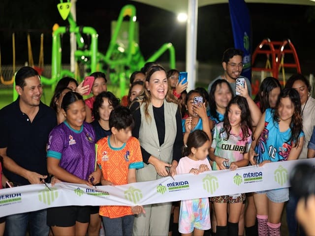 Cecilia Patrón entrega el primero de los 106 parques “Mérida Enchula”.