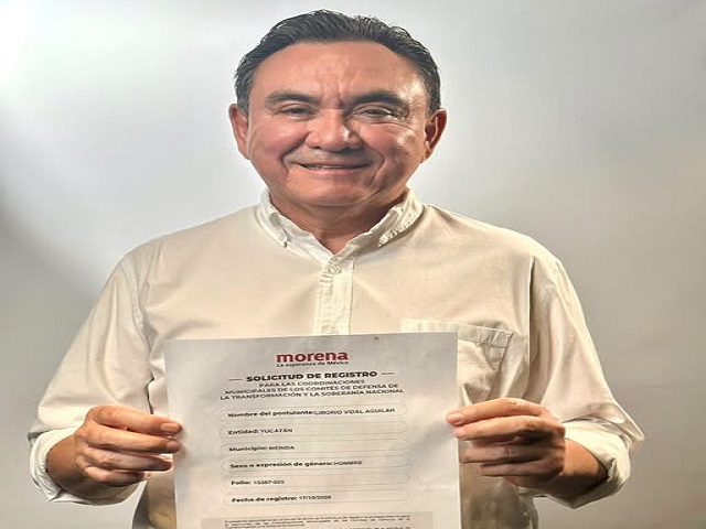 Del PRI, PRD y PAN a Morena: Liborio Vidal se afilia y levanta la mano por Mérida